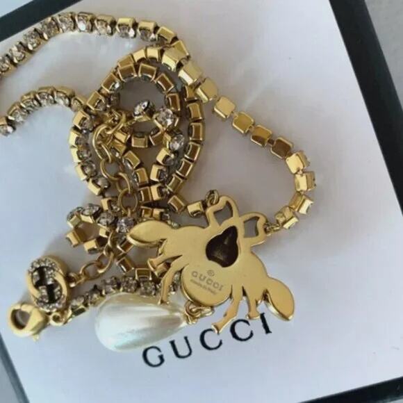Authentic Gucci Bee Necklace with Crystal Chain and Drop Pearl New In Box - Picture 11 of 11